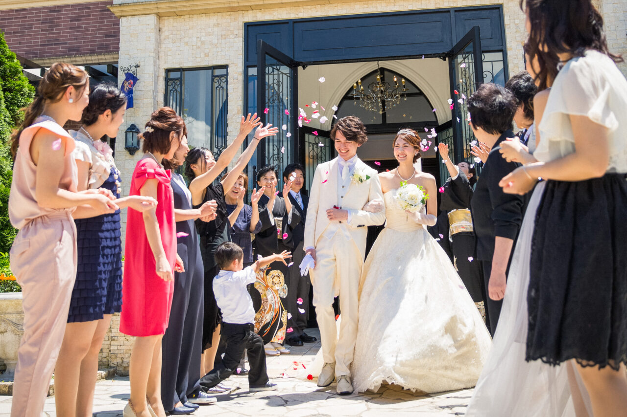 セントマリー高岡。富山県高岡市のウエディング・結婚式場。本物の教会（チャペル）で挙げる結婚式。少人数から対応。