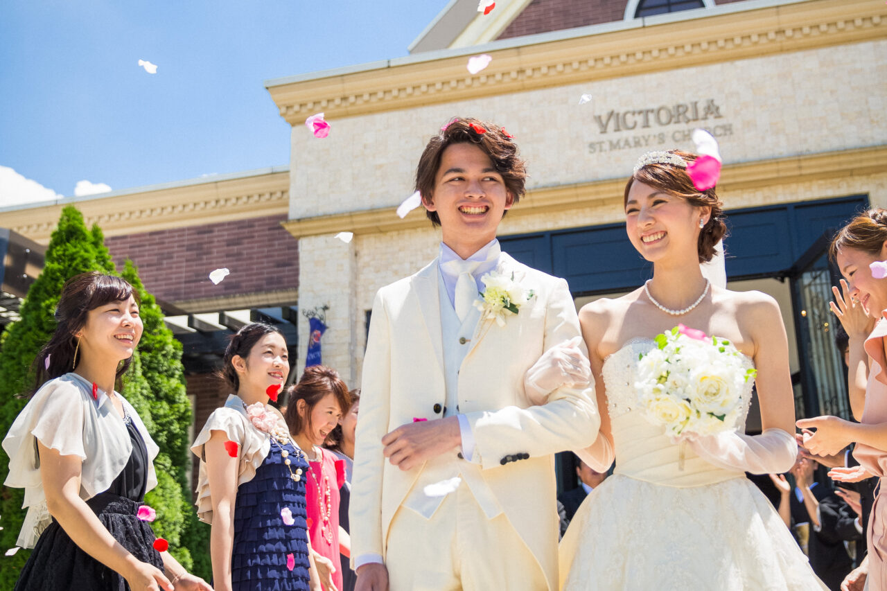 セントマリー高岡。富山県高岡市のウエディング・結婚式場。本物の教会（チャペル）で挙げる結婚式。少人数から対応。